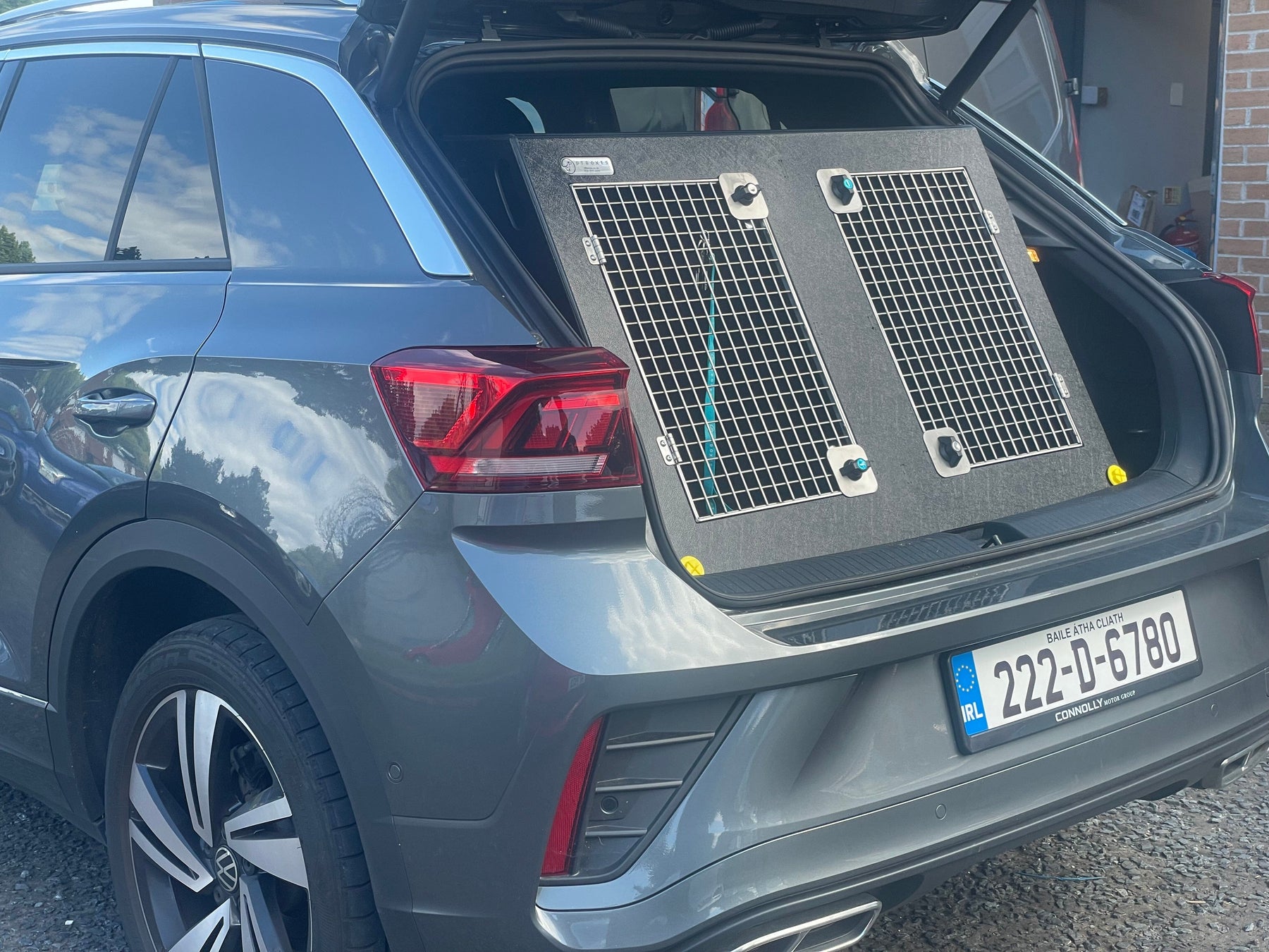 Coming soon, VW T-Roc Dog crate by DT-Boxes.