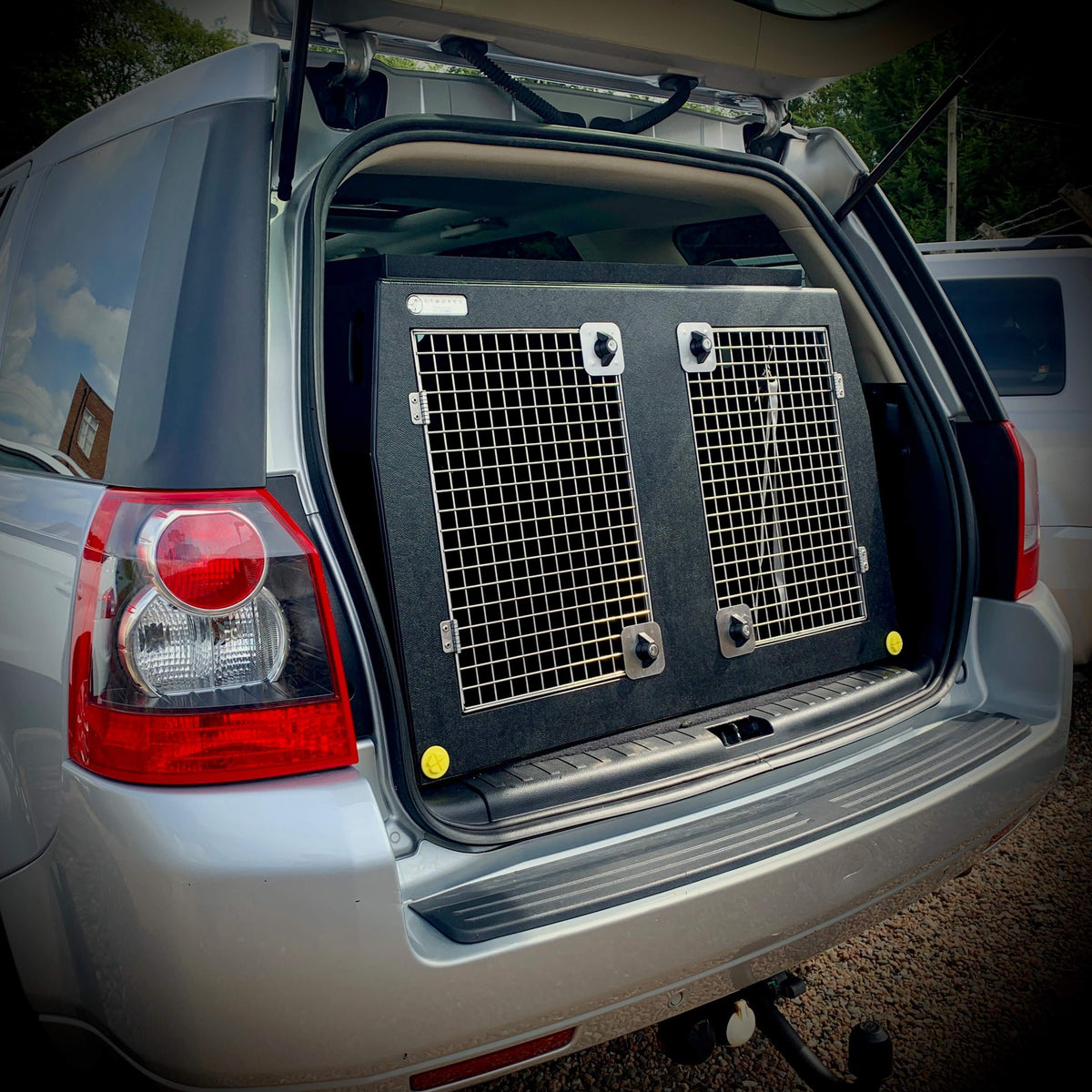 Freelander sales dog guard