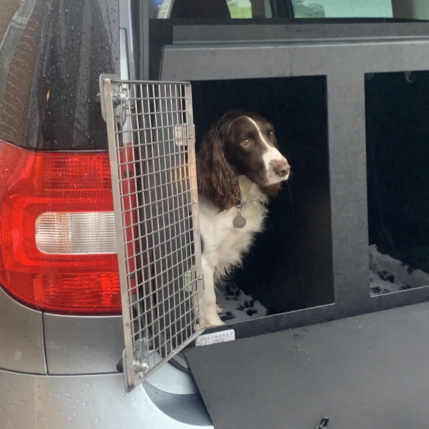 Dog Car Crate for a Škoda YETI DT Box Made In The UK — DT BOXES